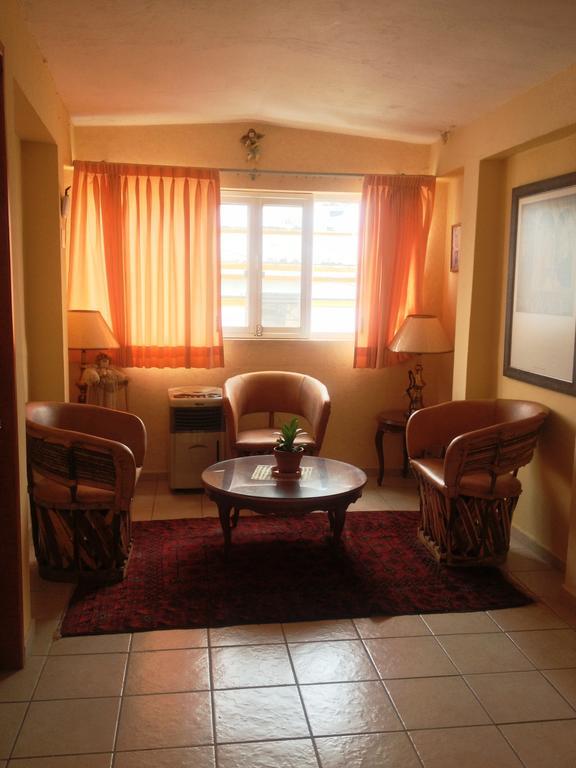 Residencia Los Angeles Bed & Breakfast Guadalajara Exterior photo