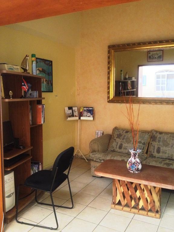 Residencia Los Angeles Bed & Breakfast Guadalajara Exterior photo