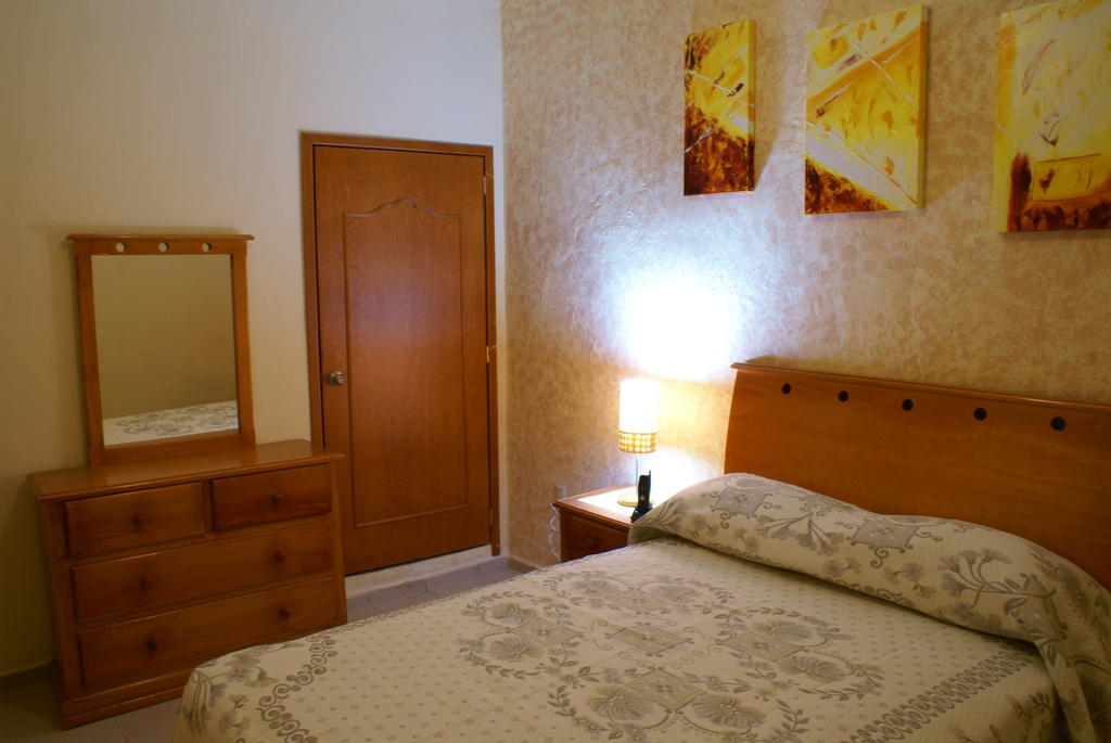 Residencia Los Angeles Bed & Breakfast Guadalajara Room photo